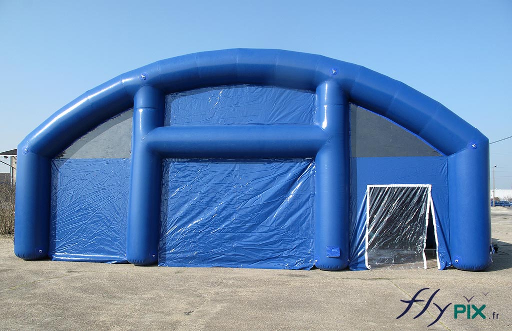 Tente gonflable de grande taille en enveloppe PVC 0,6 mm, air captif étanche, gonflée à l'air. 