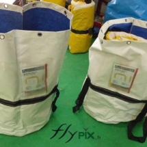 Exemples de sac de rangement pour abris et tentes gonflables de petite taille et facilement transportable.