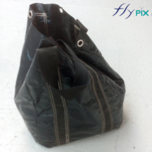 Nous fabriquons des sacs de lestage à remplir de sable, sur mesure, avec des anses, en enveloppe PVC 0,45 mm