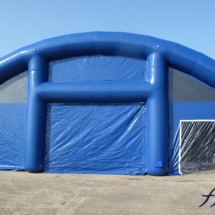 Tente gonflable de grande taille en enveloppe PVC 0,6 mm, air captif étanche, gonflée à l'air. 
