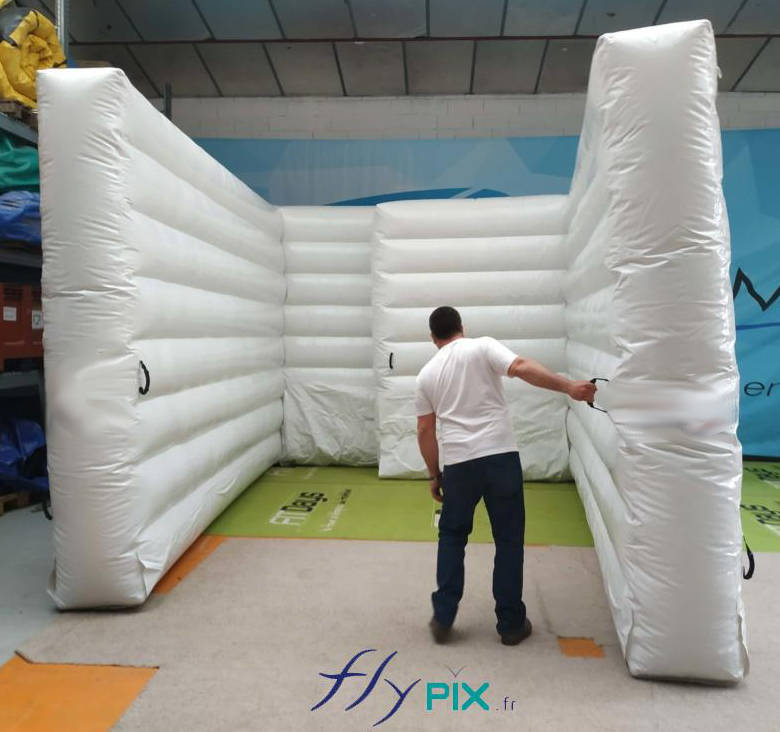 2 murs gonflables en “L”, réduction de bruits et des nuisances sonores