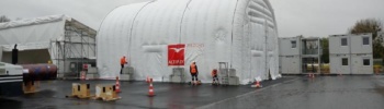 Nous sommes fiers et heureux d'avoir collaboré avec succès avec la société ALTRAD / PREZIOSO, qui nous ont fait confiance, pour la fabrication que mesure d'un très grand hangar gonflable industriel, de dimensions utiles intérieures L = 15 m x l = 11 m x H = 11 m. - Droits réservés, copyrights FLYPIX / Vivien LAÏLLE.
