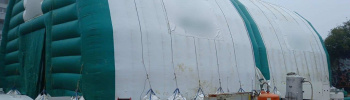 Chantier de dépollution de site : 2 modules de hangar gonflable de S = 200 m2, soit S = 400 m2 de surface, tunnel, enveloppe PVC 0.45 mm double peau capitonnée