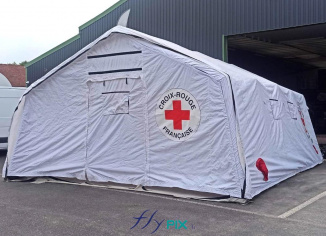 Nous n'avons pas fabriqué ces modèles de structures gonflables, nous leurs avons apporté quelques soins et leurs utilisations au sein des services de santé et les diverses missions médicales ont eu pour conséquence un grand besoin de nettoyage.