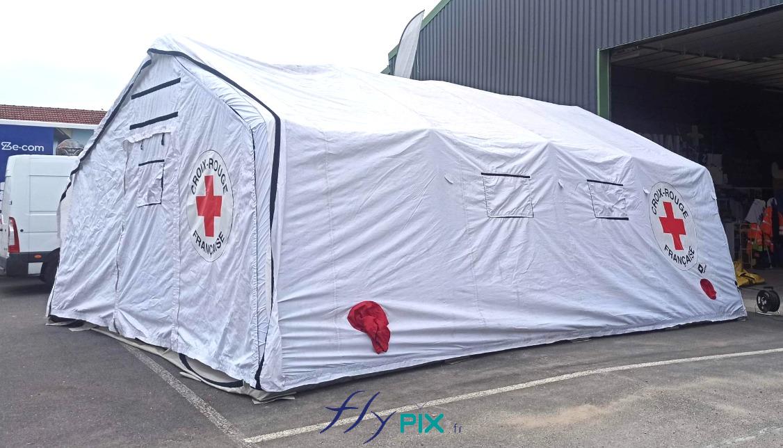 Pour la Croix Rouge Française de Paris, nous avons réalisé dernièrement une session de nettoyage, maintenance et réparation de 2 abris gonflables PMA (Poste Médical Avancé), à leur demande. Pour la Croix Rouge Française de Paris, nous avons réalisé dernièrement une session de nettoyage, maintenance et réparation de 2 abris gonflables PMA (Poste Médical Avancé), à leur demande.