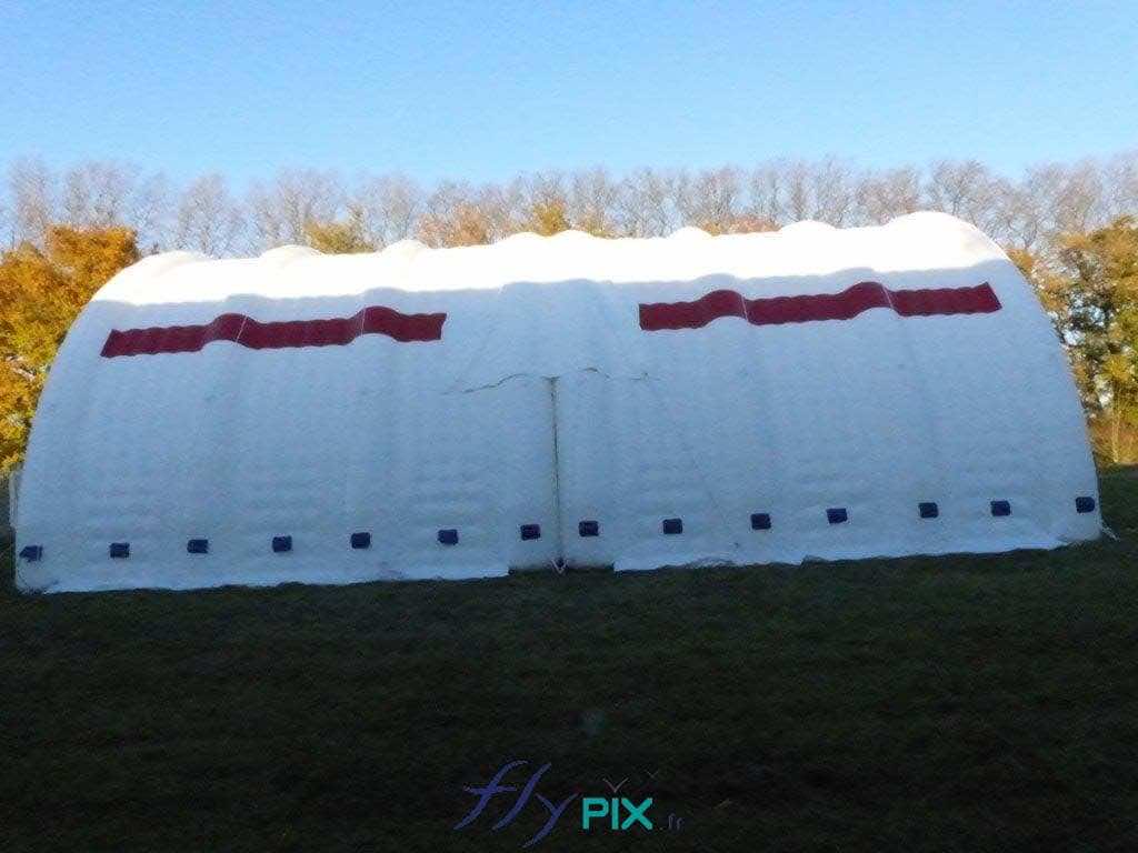 Cnes : tente gonflable air captif capitonnée, pour chantier aréronautique ou hangar militaire pour armée Cnes : tente gonflable air captif capitonnée, pour chantier aréronautique ou hangar militaire pour armée