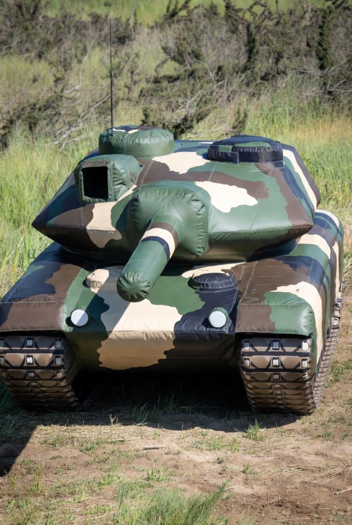 L'intégration de leurres gonflables dans la stratégie militaire offre une multitude d'avantages, allant de l'économie de moyens à l'amélioration de la survie des troupes. C'est un outil polyvalent qui peut être utilisé de manière défensive, offensive ou dans le cadre d'opérations de dissuasion. L'intégration de leurres gonflables dans la stratégie militaire offre une multitude d'avantages, allant de l'économie de moyens à l'amélioration de la survie des troupes. C'est un outil polyvalent qui peut être utilisé de manière défensive, offensive ou dans le cadre d'opérations de dissuasion.