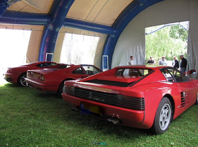 Les abris gonflables sont facilement transportables, ce qui permet de multiplier les points de contact avec les clients. Ils peuvent être installés dans des lieux variés : stations balnéaires, circuits automobiles, événements privés, centres commerciaux ou lieux exclusifs.