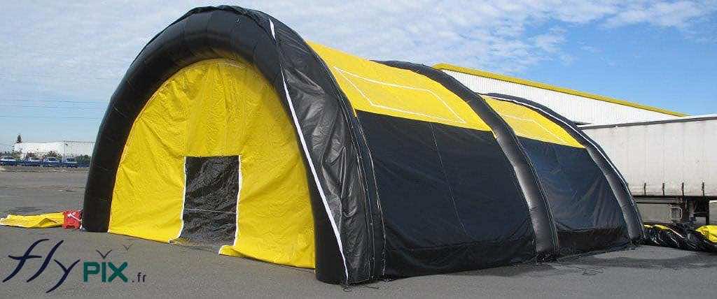 Tente tunnel étanche et résistante, conçue pour protéger les zones de travail contre pluie et vent. Idéale pour coulage de béton, pose de carrelage et opérations nécessitant un contrôle climatique. - Copyright : Vivien LAÏLLE/FLYPIX, droits réservés. Tente tunnel étanche et résistante, conçue pour protéger les zones de travail contre pluie et vent. Idéale pour coulage de béton, pose de carrelage et opérations nécessitant un contrôle climatique. - Copyright : Vivien LAÏLLE/FLYPIX, droits réservés.