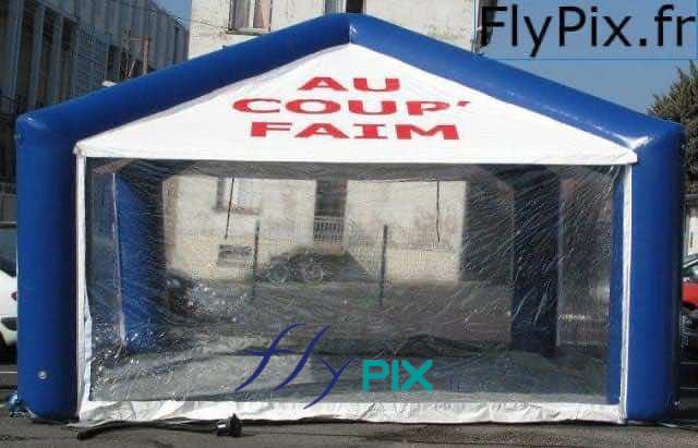 Contrairement aux structures traditionnelles rigides ou aux tentes pliantes classiques, ces abris nouvelle génération offrent une combinaison unique de rapidité d’installation, sécurité, mobilité, durabilité et impact visuel. Contrairement aux structures traditionnelles rigides ou aux tentes pliantes classiques, ces abris nouvelle génération offrent une combinaison unique de rapidité d’installation, sécurité, mobilité, durabilité et impact visuel.