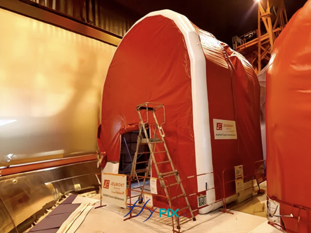 JEM (Jeumont Electric) : tente gonflable industrielle pour l’entretien des turbines rotor de très grande taille. Dans le secteur exigeant de l’industrie hydroélectrique, les opérations de maintenance sur turbines et rotors de grande taille nécessitent des solutions techniques performantes, rapides et sécurisées.