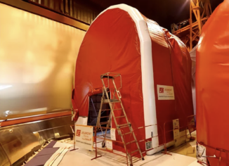 JEM (Jeumont Electric) : tente gonflable industrielle pour l’entretien des turbines rotor de très grande taille. Dans le secteur exigeant de l’industrie hydroélectrique, les opérations de maintenance sur turbines et rotors de grande taille nécessitent des solutions techniques performantes, rapides et sécurisées.