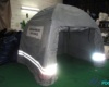 Gendarmerie nationale : barnum gonflable. Forme : Igloo Matériaux : Boudins d'ossature enveloppe PVC 0.6 mm, simple peau, jointures soudées Murs et toitures en enveloppe PVC 0.45 mm, simple peau, jointures soudées. Bandes réfléchissantes pour la lumière.